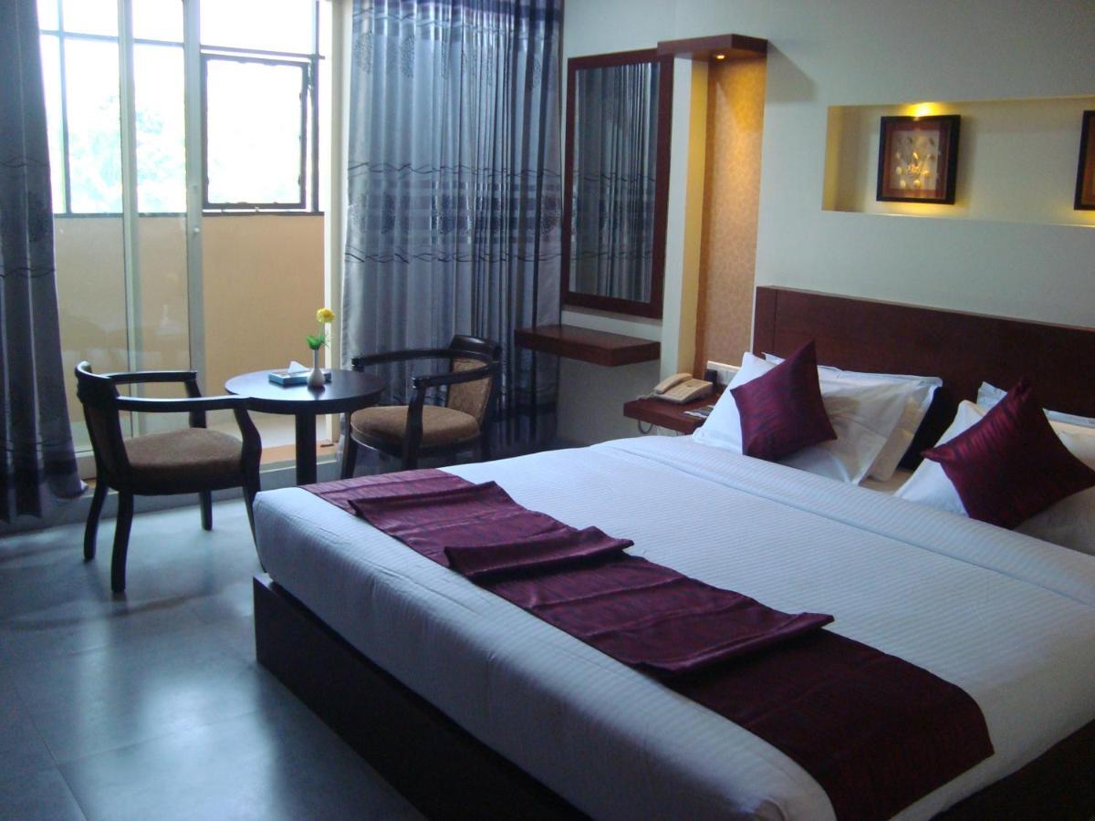 Ponnāni Rouba Residency Hotel מראה חיצוני תמונה