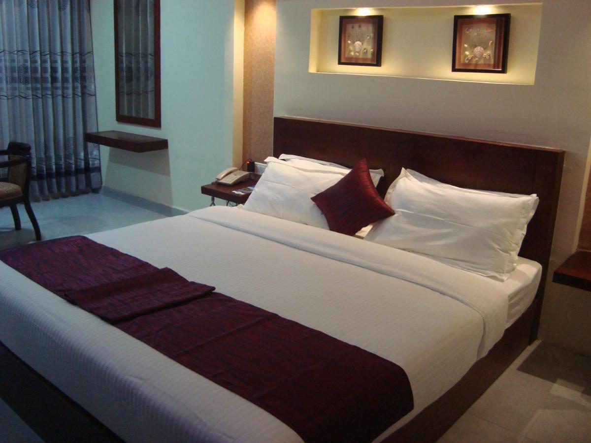 Ponnāni Rouba Residency Hotel מראה חיצוני תמונה