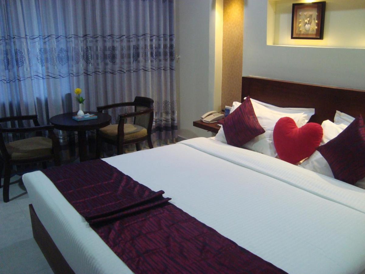 Ponnāni Rouba Residency Hotel מראה חיצוני תמונה