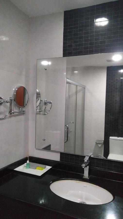 Ponnāni Rouba Residency Hotel מראה חיצוני תמונה